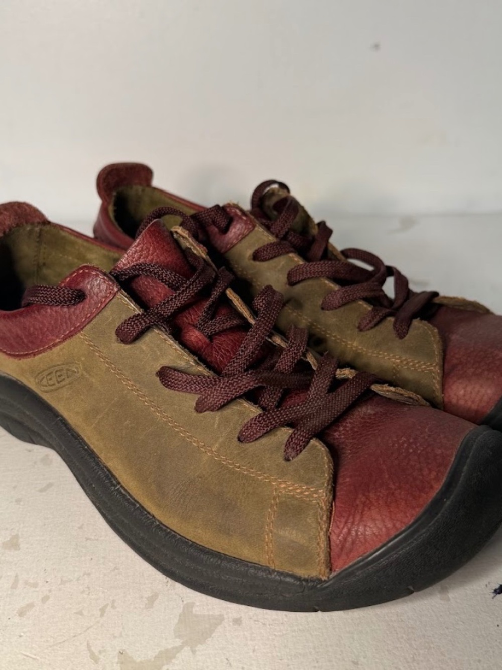 Keen Oxford Red Brown Leather Walking Shoes Low Top Comfort Sneakers
